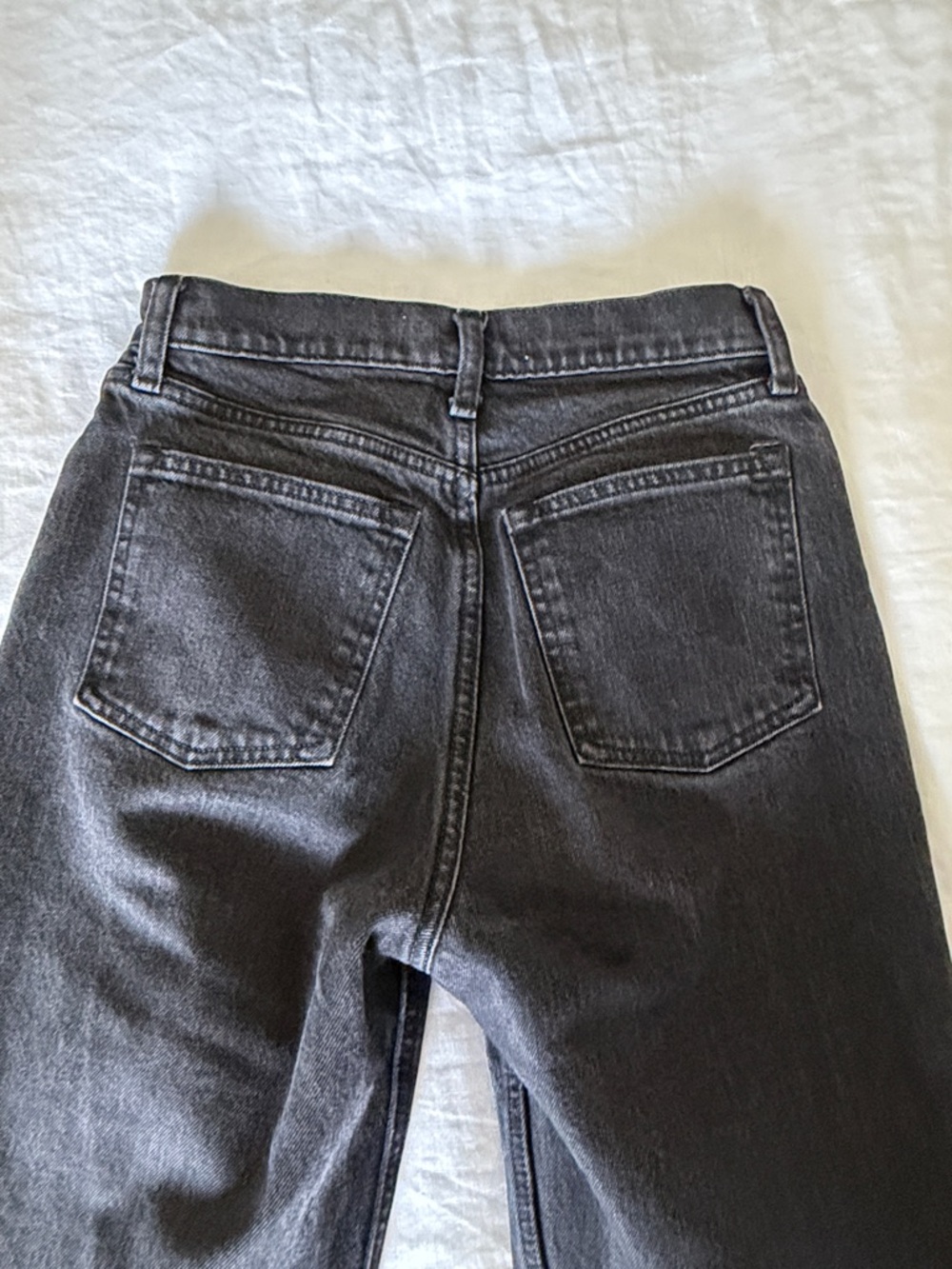 Abercrombie The 90s Relaxed Jean High Rise, Black - Picture 3 of 5